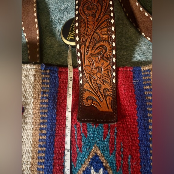 Western Woven saddle blanket Shoulder Bag with leather fringe - Picture 7 of 11